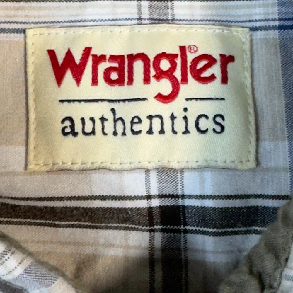 Wrangler Authentics Shirt Men's Large Tan Blue‎ Plaid Button Down Short Sleeve